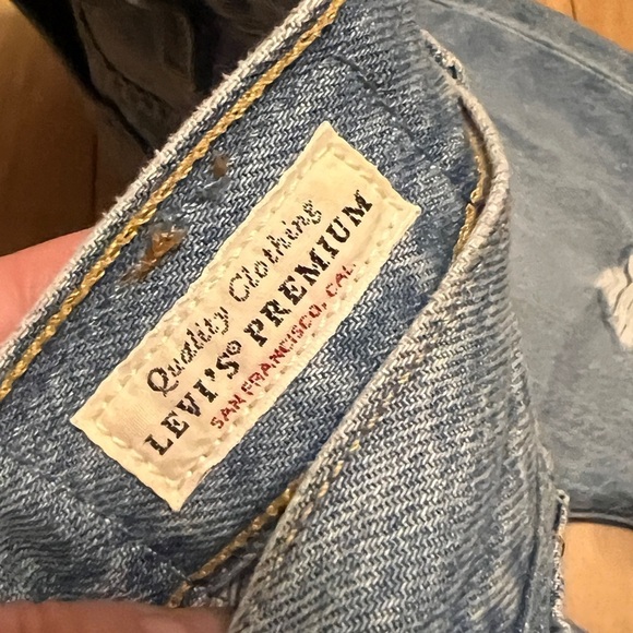 Levi’s Women’s 501 Distressed Straight Leg High Rise Jeans Button Fly Size 27x26 - Picture 8 of 14